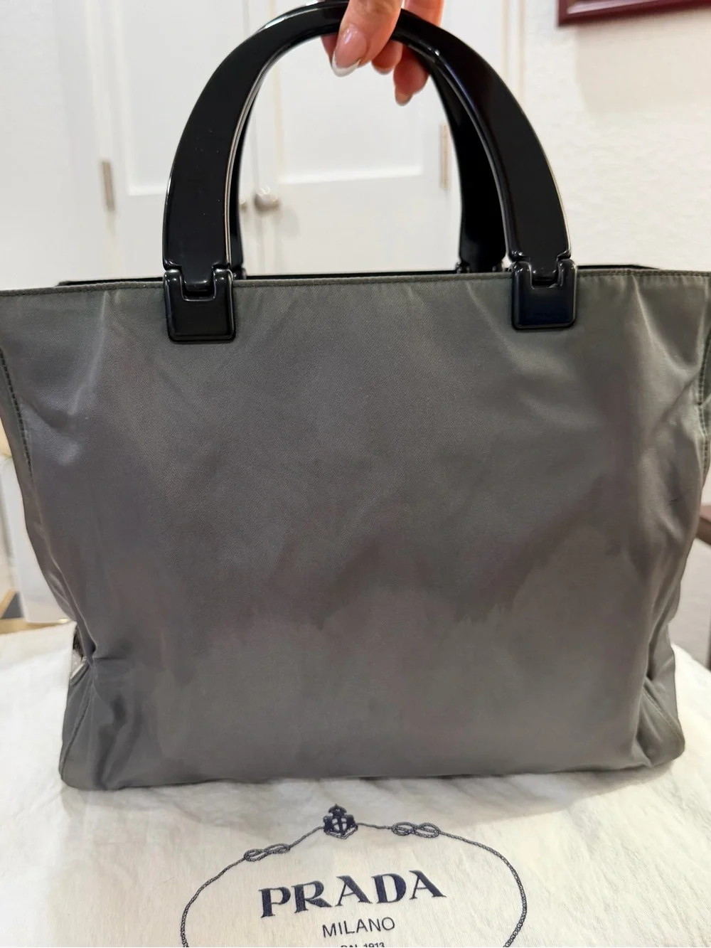 Prada Vintage
Tessuto Nylon Top Handle Bag & LARGE Prada Dustie 🔺 - Picture 4 of 17